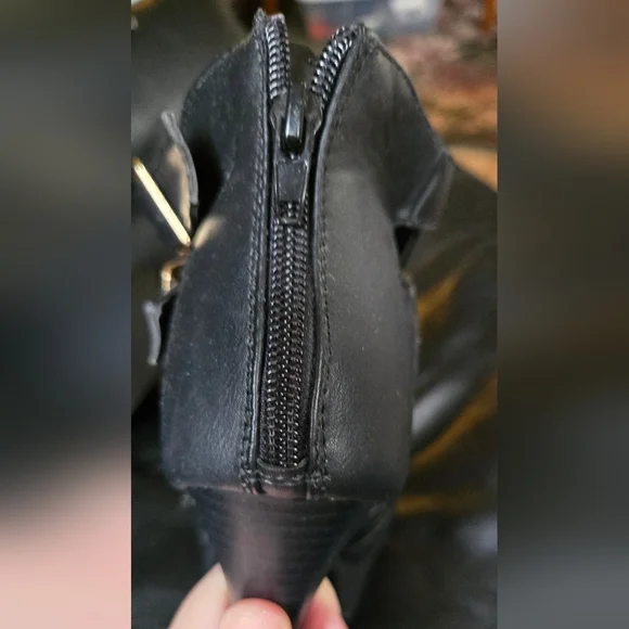 Body Central Black Platform Heels with Gold Buckles sz7.5 - Picture 5 of 8